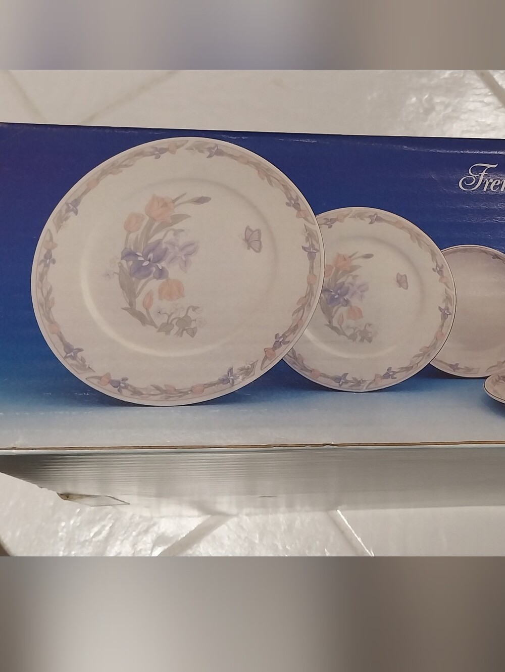 Brand New Floral Dinnerware Set - Cream and Pastel Floral